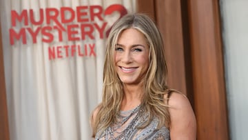 The actress showed off her $21 million dollar home as she got ready to go to the premiere of ‘Murder Mystery 2’.