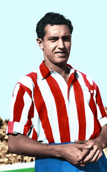 Máximo goleador de la historia del Atlético hasta la evolución de Escudero, con el que compartió vestuario. El delantero vistió la camiseta colchonera entre 1939 y 1948. Levantó la primera Liga de la historia rojiblanca y ganaría otro título liguero más. Apenas hay documentos gráficos de aquel Atlético Aviación de la posguerra, pero Paco Campos es uno de los grandes goleadores de la historia del club, donde disputó 245 partidos. 
