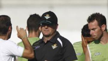 Empezó el Betis: a falta de dinero, "con ilusión"