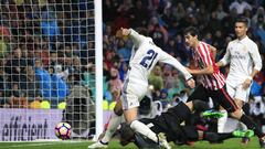 GRA340. MADRID, 23/10/2016.- El delantero del Real Madrid Morata (i) marca el segundo gol ante el Athletic de Bilbao, durante el partido de la novena jornada de Liga en Primera Divisi&oacute;n que est&aacute;n disputando esta noche en el estadio Santiago Bernab&eacute;u, en Madrid. EFE/Zipi