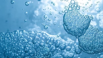 Branded as a healthy alternative to beer and spirits, hard seltzers are more popular than ever - but the drink flopped in the UK.