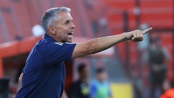 Álvarez golpea la mesa en la U: corta a un canterano y otro jugador podría partir