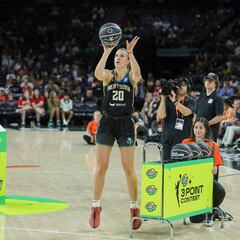 Sabrina Ionescu impone récord en concurso de triples de la WNBA