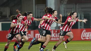 Elexpuru, Landaluze, Cerro y Amezaga celebran el pase a semifinales de Copa del Athletic tras el penalti decisivo anotado por Oguiza.