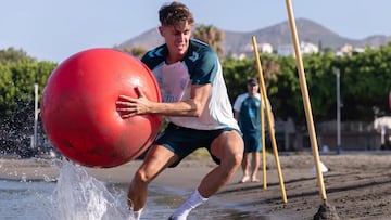 Adrián Niño en la pretemporada..
