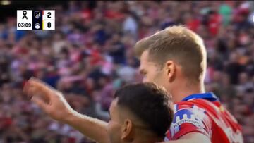 Estaba siendo el más criticado y la plantilla reaccionó con De Paul así tras el 2-0: dice mucho