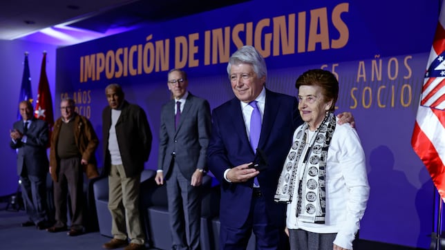 El Atlético honra a sus socios más veteranos