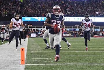 Los Texans intentaron reaccionar y anotaron un FG. Pero en el retorno del kick off Dion Lewis anotó un nuevo TD. 14 - 3 y el partido que se ponía muy cuesta arriba a los Texans.