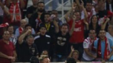 Deulofeu celebra un gol durante un partido.