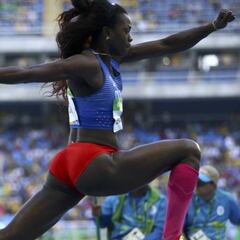 Ibargüen confirma favoritismo y avanza a la final de salto triple