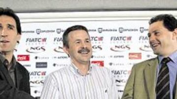 <b>TRES EX REALISTAS. </b>Zamora, Larrañaga y Fuentes, ayer en la presentación del segundo.