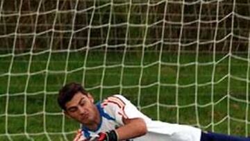 <b>TITULAR. </B>Todo indica que Iker Casillas ocupará la puerta de la selección el próximo encuentro.