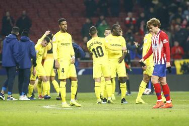 El equipo ha sufrido otros dolorosos traspiés en el torneo, aunque normalmente ante rivales de Primera. Por ejemplo, el de 2016 con el Celta o el de hace un año contra el Girona, cuando parecía tenerlo todo a favor en varias ocasiones y se le escapó. En Montilivi logró un 1-1 que parecía dar ventaja para la vuelta en el Metropolitano. Kalinic logró el 1-0, pero al descanso se llegó con un 1-1 que invitaba a la prórroga. Stuani hizo el 1-2, pero Correa y Griezmann le dieron la vuelta para desatar la fiesta local. Hasta el minuto 87 que Doumbia apuntilló al Atleti y le apeó de la Copa.