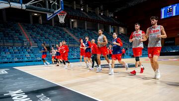 La Selección se entrena en el polideportivo Carolina Marín de Huelva.