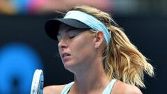 Mar&iacute;a Sharapova se muestra disgustada tras su eliminaci&oacute;n en octavos de final.