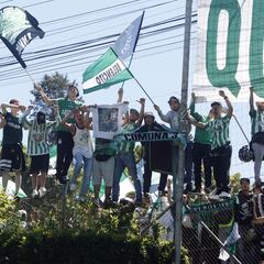La afición rodea a Nacional antes de la final con Millonarios
