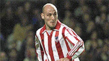 <B>ADIÓS</B>. A sus 31 años, Roberto Ríos dice adiós a la práctica del fútbol.