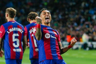 1-0. Raphinha celebra el primer tanto que marca en el minuto 58 de partido.