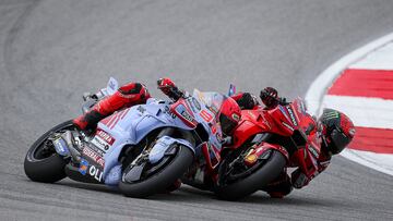 Bagnaia y M¨¢rquez en la maniobra del toque de Portimao.