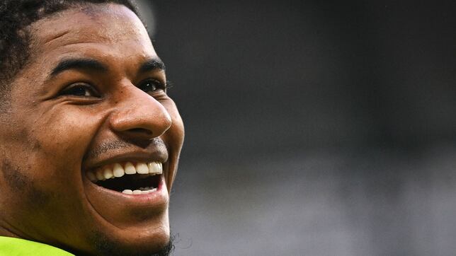 Oficial: Rashford, el tercer fichaje para el Barcelona de Flick