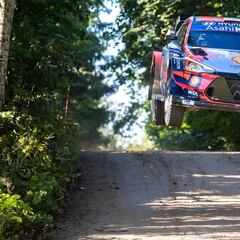 Ott Tanak enseña músculo