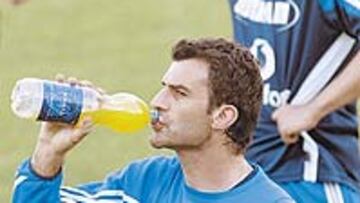 <b>REFRESCO. </b> Los griegos ya sólo temen al calor.