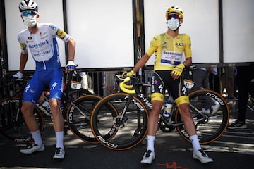 En una etapa ganada por Awout Van Aert, Alaphilippe perdió el liderato tras una penalización de 20 segundos. Adam Yates es el nuevo mailot amarillo y hay 4 colombianos en el top 10: Egan, Nairo, López y Chaves.