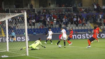 Ben Yedder marca el 1-2 a pase de Navas.