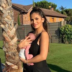 Sara Sálamo se ve obligada a aclarar una foto junto a su hijo Theo al causar preocupación