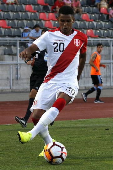 El extremo peruano juega en San José Earthquakes y en 2019 disputó 18 partidos. 