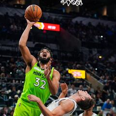 "I'll do whatever it takes": KAT before scoring 60 to beat Spurs