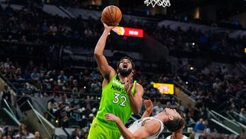 Towns was prepared to play hard before the game against the Spurs on Monday, and he did not fail. His 60-point, 17-rebound game was the first since Shaq.