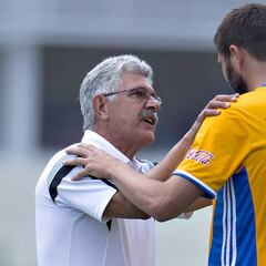 Ricardo Ferretti le ve madera de entrenador a André-Pierre Gignac