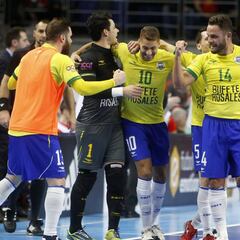 Brasil amarga a una aguerrida España la fiesta del WiZink