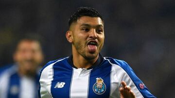 'Tecatito' Corona participa en victoria de Porto sobre Famalicao