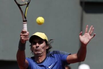 Tenis, Chile v Republica Dominicana, Copa Davis 2016.
El jugador de Chile Julio Peralta juega la bola contra Republica Dominicana durante el partido de dobles del grupo I americano de Copa Davis.