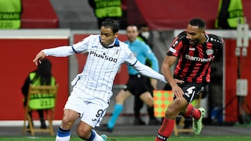 Luis Muriel durante el partido entre Bayer Leverkusen y Atalanta por la Europa League.