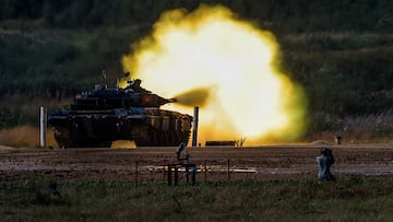 FILE PHOTO: T-72 B3 tank operated by a crew from Vietnam fires during the Tank Biathlon competition at the International Army Games 2022 in Alabino, outside Moscow, Russia August 16, 2022. REUTERS/Maxim Shemetov/File Photo