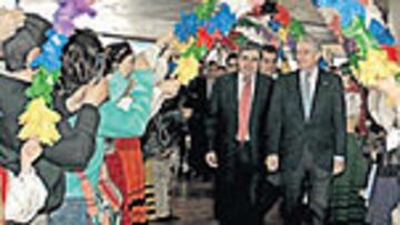 <b>BUEN RECIBIMIENTO. </b>Las peñas cántabras se volcaron con Calderón.