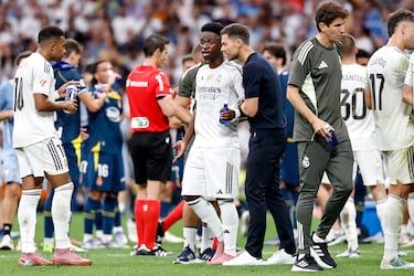 Vinicius no ocultó su disgusto por el cambio y lo dejó claro en el diálogo con Xabi Alonso