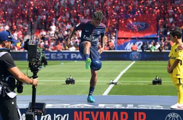 Locura por Neymar en el Parque los Príncipes