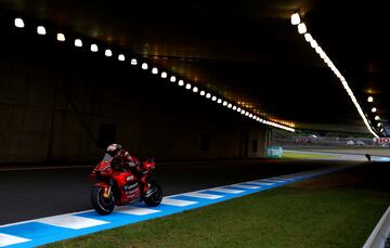 Pecco Bagnaia en acción durante la carrera en Motegi.