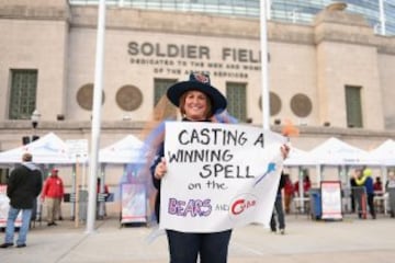 Vale, pues ya sabemos por qué de repente los Bears parecieron un equipo serio y los Cubs lograron ganar las World Series 108 años después. Fue, evidentemente, cosa de brujería.