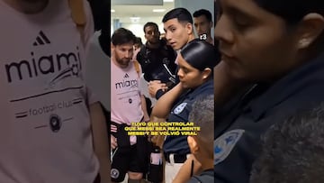Messi jamás se había visto tan incómodo al dar un autógrafo y quedó grabado