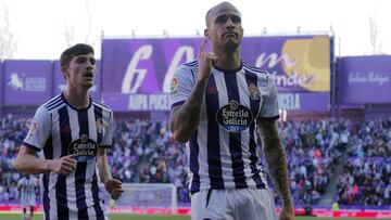 Sandro Ramírez celebra uno de sus tres goles, en Liga, con el Real Valladolid.