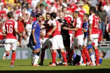 Arsenal se impuso por 1-0 al Chelsea, con gol de Oxlade-Chamberlain; y se quedó con la FA Community Shield por segundo año consecutivo.