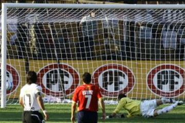 Un 21 de marzo de 2009, Uni&oacute;n Espa&ntilde;ola gole&oacute; 5-2 a Colo Colo en Santa Laura por el Apertura.