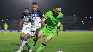 (L-R), Pablo Barrera of Queretaro and Andrija Vukcevic of Juarez during the game FC Juarez vs Queretaro, corresponding to Round 16 of the Torneo Apertura 2023 of the Liga BBVA MX, at Olimpico Benito Juarez Stadium, on November 05, 2023. 
<br><br>
(I-D), Emanuel Gularte of Queretaro and Andrija Vukcevic de Juarez durante el partido FC Juarez vs Queretaro, correspondiente a la Jornada 16 del Torneo Apertura 2023 de la Liga BBVA MX, en el Estadio Olimpico Benito Juarez , el 05 de Noviembre de 2023