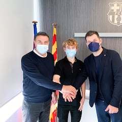 Barcelona’s Adrian Simon Gill knocks back Spain interest to commit to USMNT