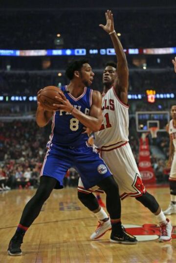 Jahlil Okafor y Jimmy Butler.